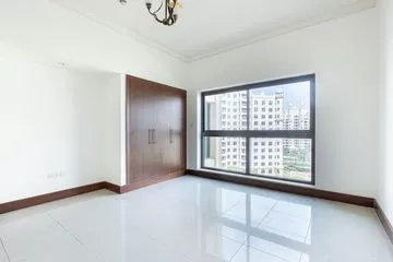 2 bedroom apartment for rent in Golden Mile 8. Spacious Unit with Big Balcony | Park View