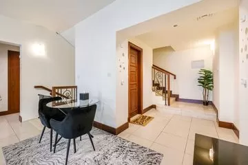 3 bedroom apartment for sale in Golden Mile 1. Luxurious Design Unit Road View Rented